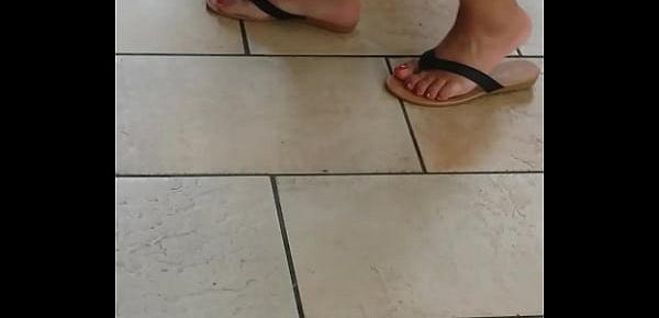  spanish toes nice white feet